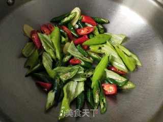 辣椒炒猪肚步骤5