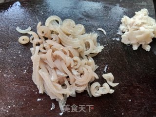 酸豆角炒猪皮步骤5