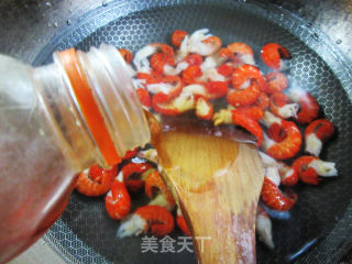 酱香龙虾尾步骤2
