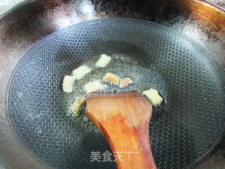酱香龙虾尾步骤4