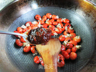 酱香龙虾尾步骤5
