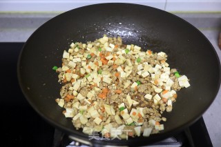 超下饭的肉末蒜薹豆干步骤4