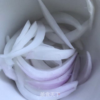 苦瓜洋葱炒蛋步骤2