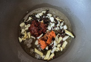 小米椒芹菜炒虾尾步骤5