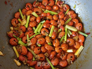 小米椒芹菜炒虾尾步骤15