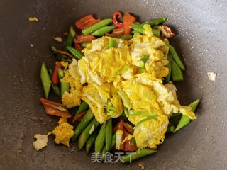 芦笋辣椒炒鸡蛋步骤10