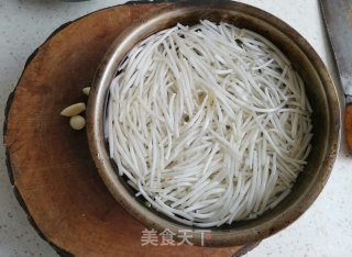 糖醋豆芽菜步骤1