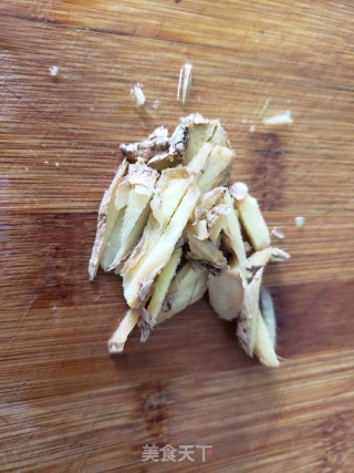 苦瓜炒红肠步骤4