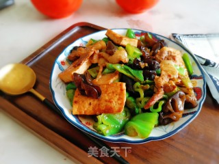 青椒木耳炒豆腐步骤9