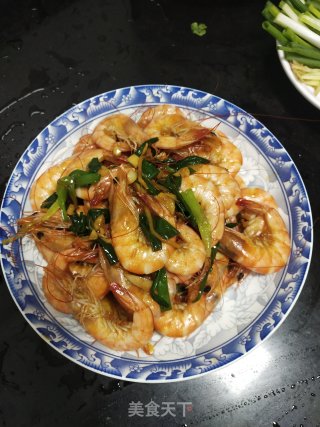 吃腻了白灼虾来个酱油葱炒虾步骤6
