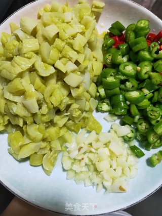 炒瓜皮（咸菜  下饭菜）步骤2