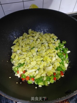 炒瓜皮（咸菜  下饭菜）步骤5