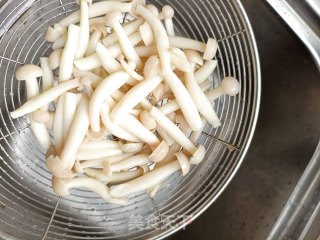 白玉菇滑蛋步骤5