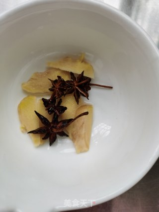 蕨菜干炖鸡肉步骤2