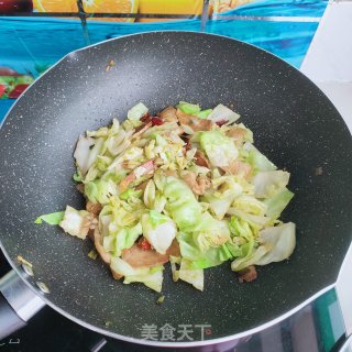 五花肉炒包菜步骤8