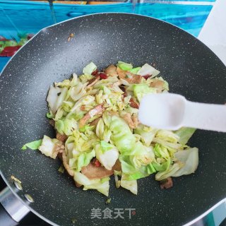 五花肉炒包菜步骤9