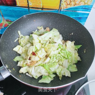 五花肉炒包菜步骤7