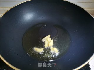 剁辣椒炒鸡步骤1