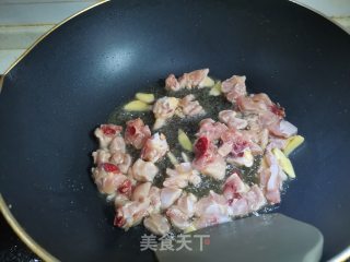 剁辣椒炒鸡步骤2