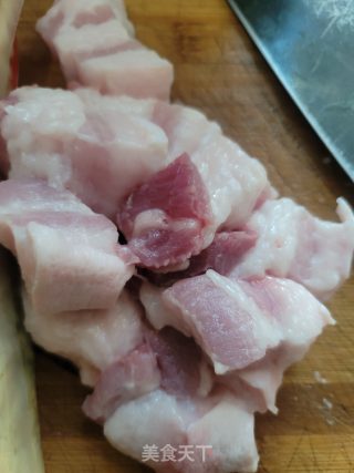 五花肉焖凤尾笋步骤3