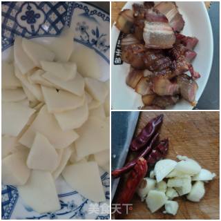 腊肉炒马蹄笋步骤1