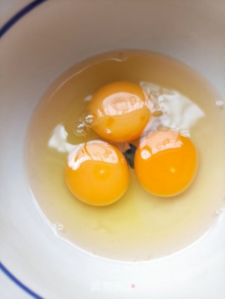 肉丝乌鸡蛋炒胡萝卜步骤3