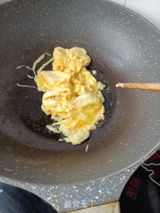 肉丝乌鸡蛋炒胡萝卜步骤5