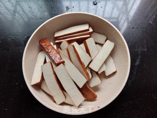 海鲜菇炒香干步骤2