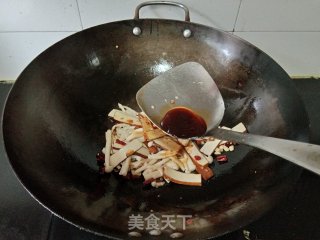 海鲜菇炒香干步骤8