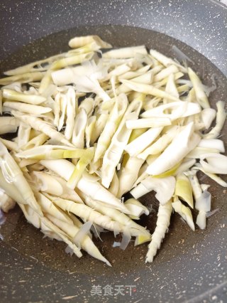 腌竹笋烧肉步骤3