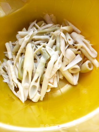 腌竹笋烧肉步骤5