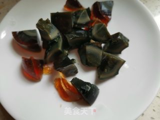 大蒜青辣椒皮蛋步骤1