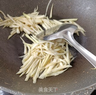 茭白炒乌鸡蛋步骤8