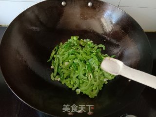 毛豆炒苦瓜步骤8