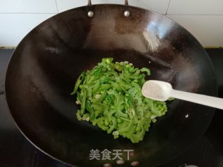 毛豆炒苦瓜步骤9