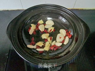 砂锅啤酒鱼头步骤2