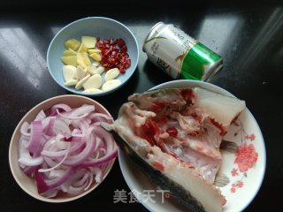 砂锅啤酒鱼头步骤1