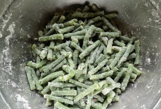 蒜蓉辣椒炒蒸豆角步骤9