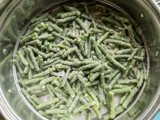 蒜蓉辣椒炒蒸豆角步骤8