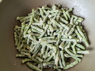 蒜蓉辣椒炒蒸豆角步骤11