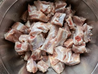 十三香麻辣排骨步骤2