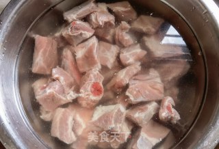 十三香麻辣排骨步骤1
