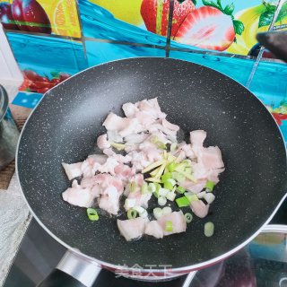 五花肉炒辣椒步骤4