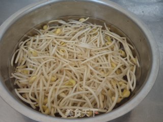 黄豆芽炒鸡蛋步骤1