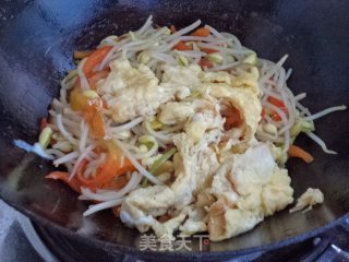 黄豆芽炒鸡蛋步骤8