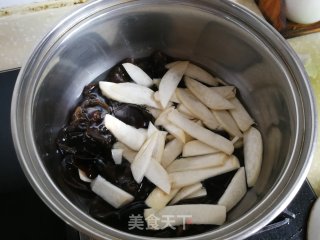 黑木耳杏鲍菇炒黄瓜步骤3