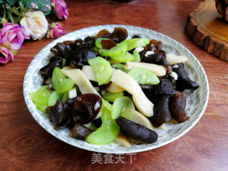 黑木耳杏鲍菇炒黄瓜步骤7