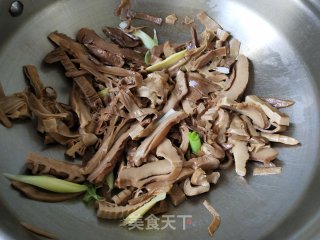红糟炒笋干步骤3