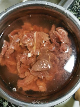 西红柿烩牛肉步骤3