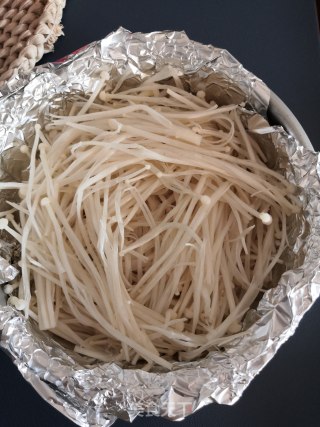 辣烤金针菇步骤2